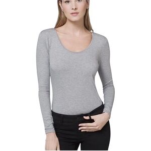 White House Black Market Women's Gray Long Sleeve Top Small (Can fit medium)